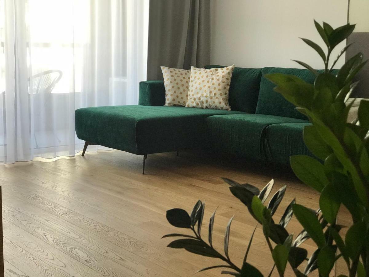 New Modern Urban Apartment Bratislava Bagian luar foto