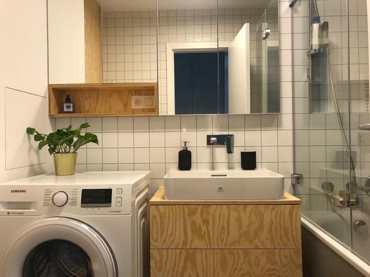 New Modern Urban Apartment Bratislava Bagian luar foto