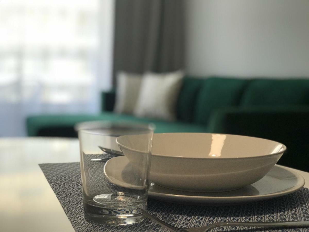 New Modern Urban Apartment Bratislava Bagian luar foto