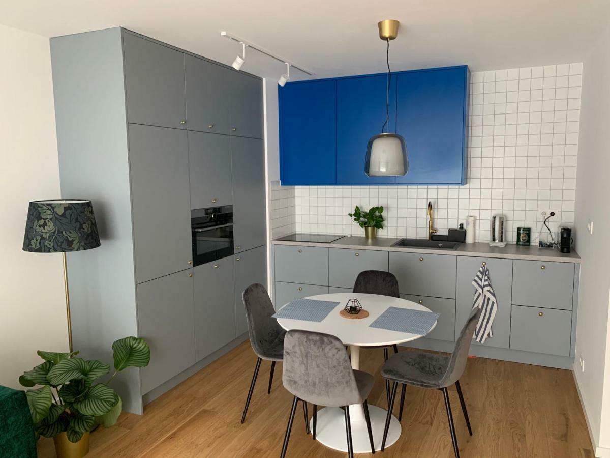 New Modern Urban Apartment Bratislava Bagian luar foto