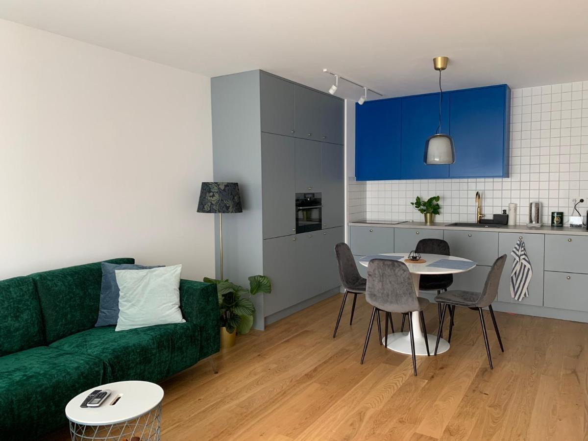 New Modern Urban Apartment Bratislava Bagian luar foto